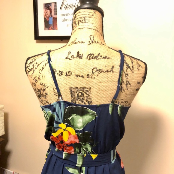 🍃1 LEFT M🎉3 for $20💕NWT Navy Trop Belted Romper - Picture 9 of 12